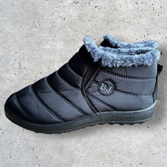 Slip On Ankle Height Slipper Booties For Indoor Outdoor Use - Picture 13 of 15